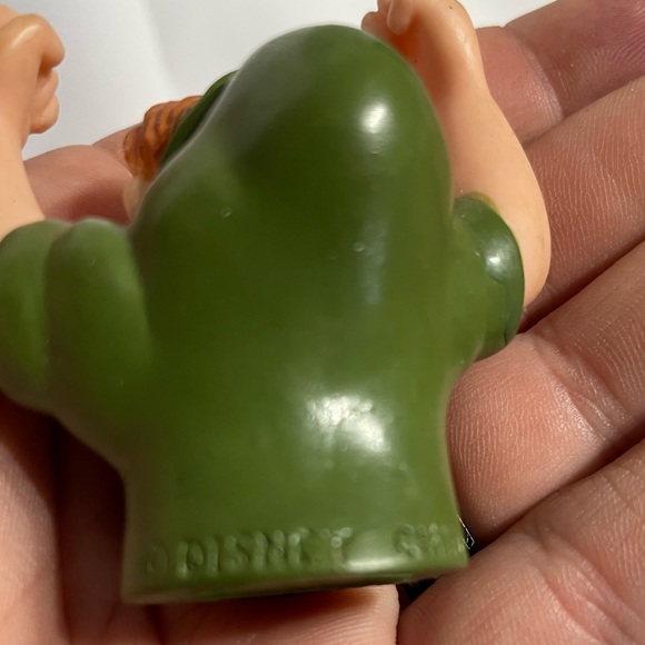 VINTAGE Hunchback of Notre Dame Quasimodo finger puppet figure great condition - Picture 9 of 9